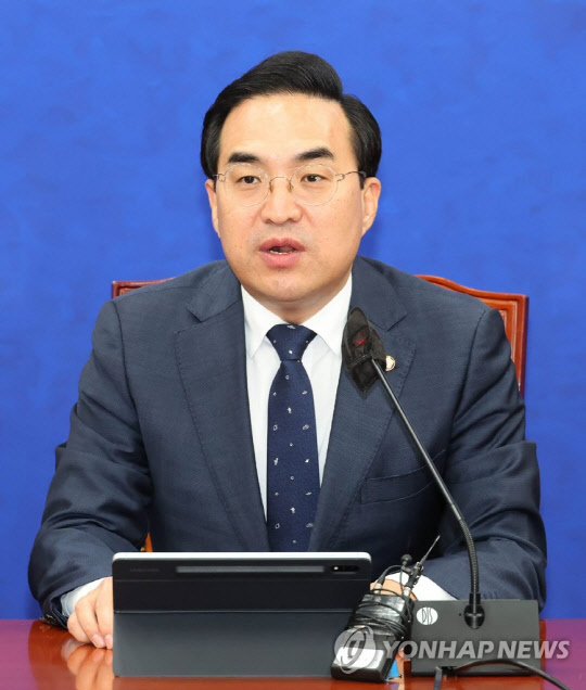 박홍근 더불어민주당 원내대표가 지난 9일 국회에서 열린 정책조정회의에서 발언하고 있다.<연합뉴스>